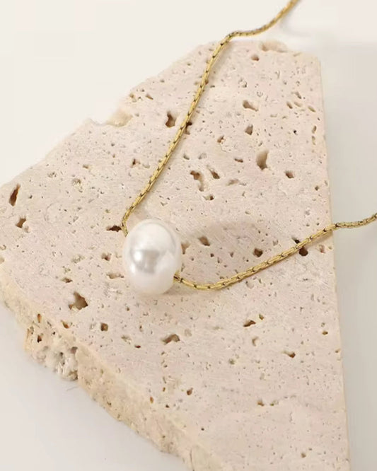 Dainty pearl necklace / Tiny 18k Gold plated Jewelry