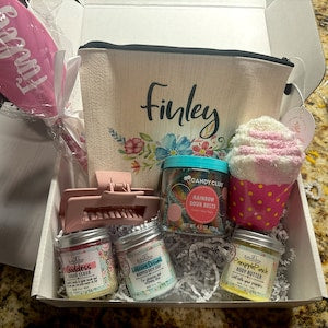 Tween or Teen gift box / Teenager Gift for Girls / Book lover journal personalized / Granddaughter niece daughter 11th 12th 13 birthday gift