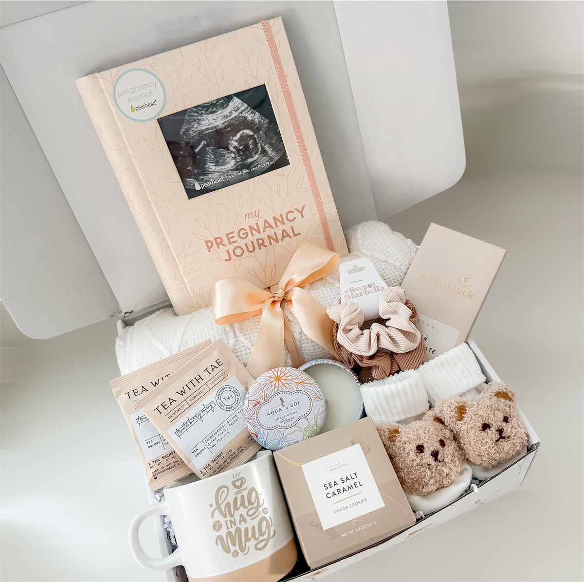Pregnancy journal gift basket / Expecting Mom Gift Box / new Mom Care Package / First Time Mom To Be / pregnant Women gift / gender neutral